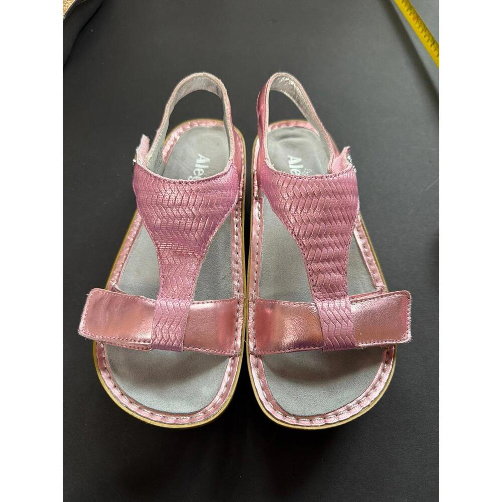 Alegria by PG Lite Pink Metallic Leather T Strap Sandals Women's‎ Size 37